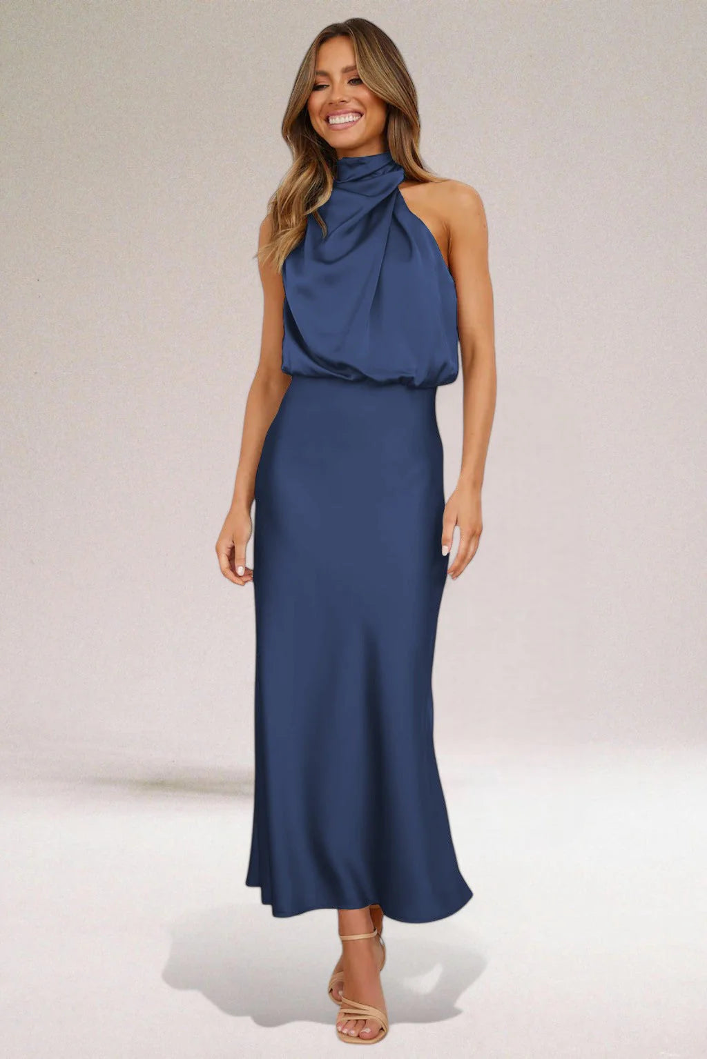 Flavia™ | Glamorous Satin Halter Dress (robe dos nu en satin)
